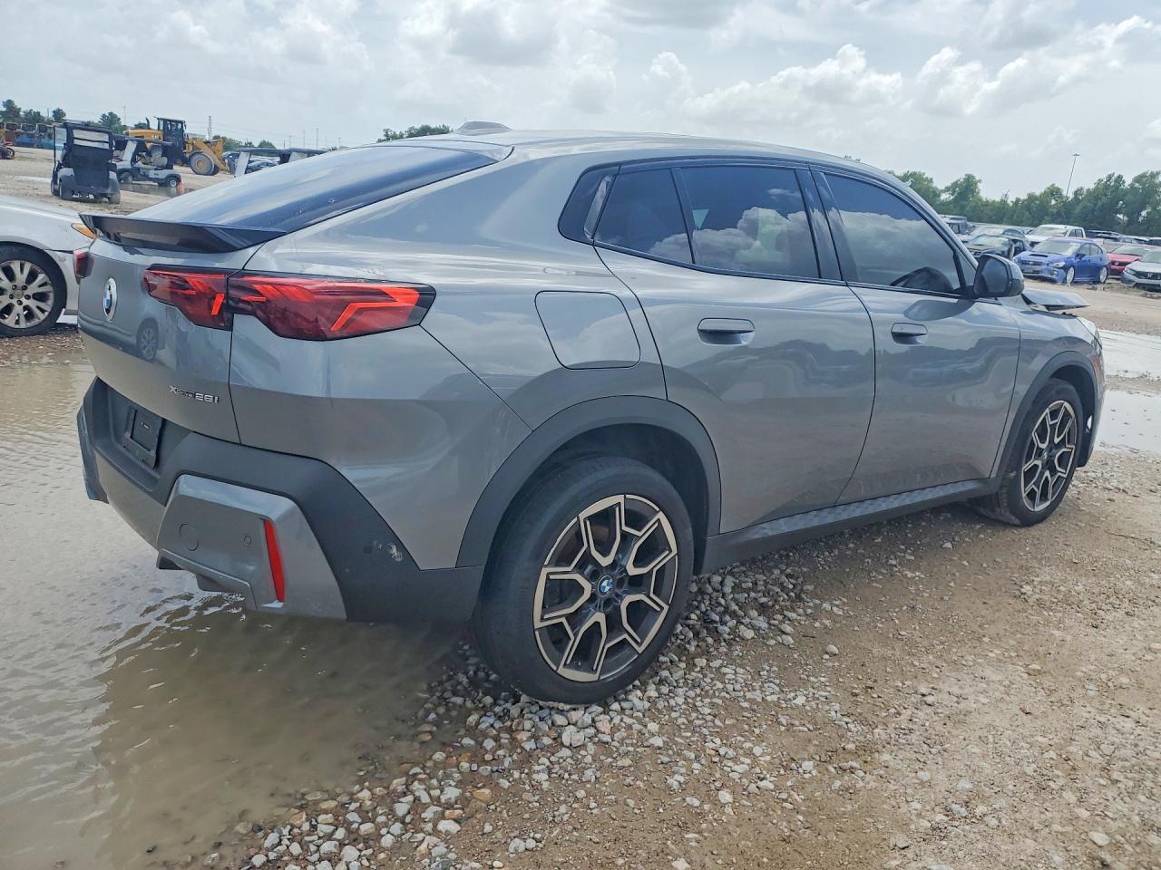 2025 BMW X2 xDrive28I - Фото 3