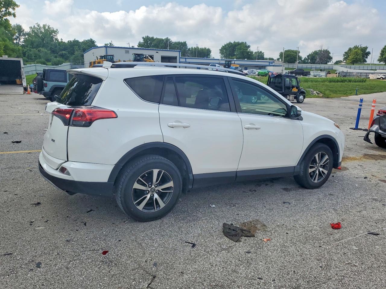 2018 Toyota Rav4 Xle - Фото 3