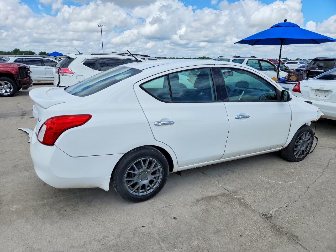 2014 Nissan Versa 1.6 Sv - Image 3