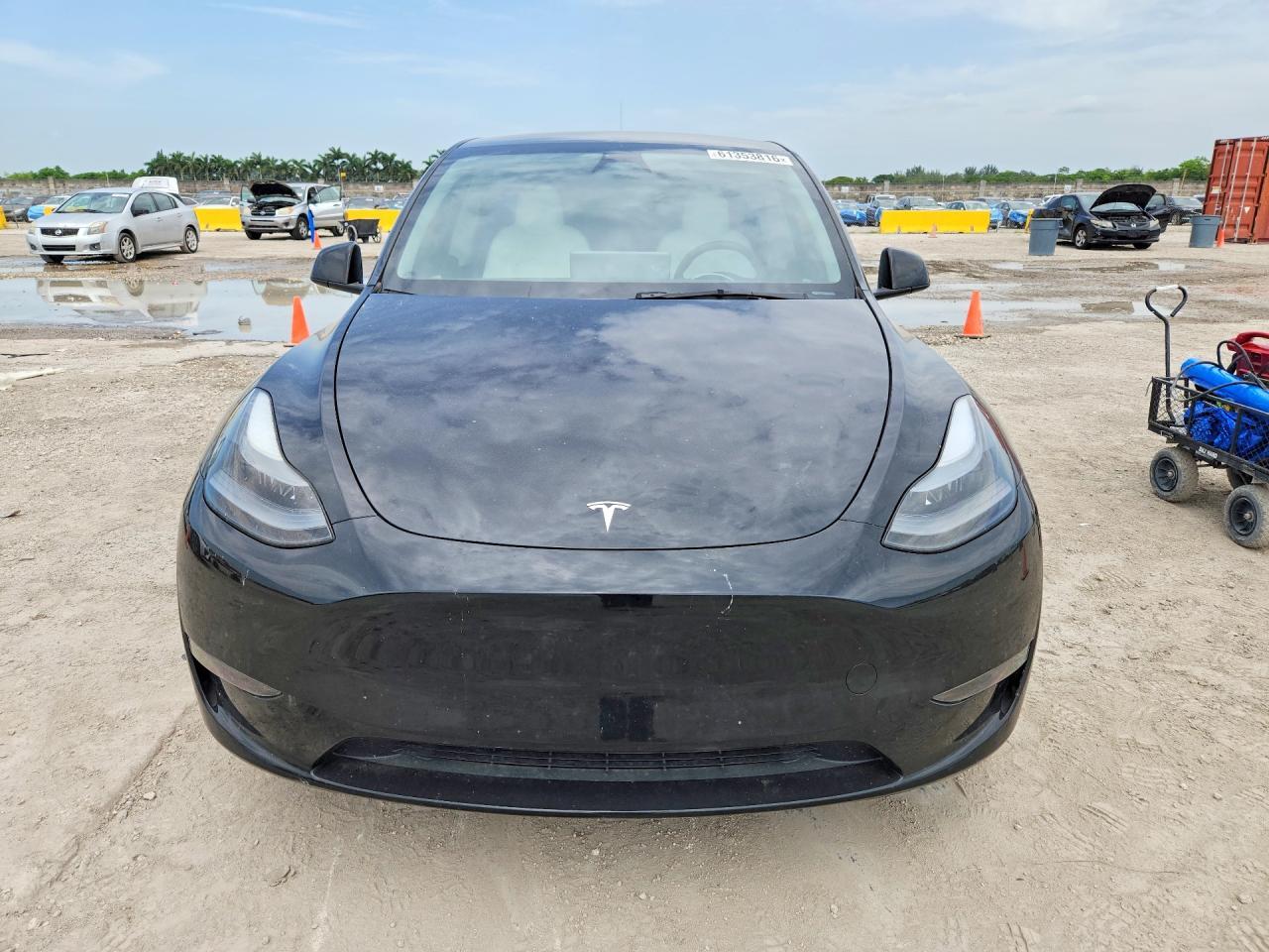 2024 Tesla Model Y - Фото 5