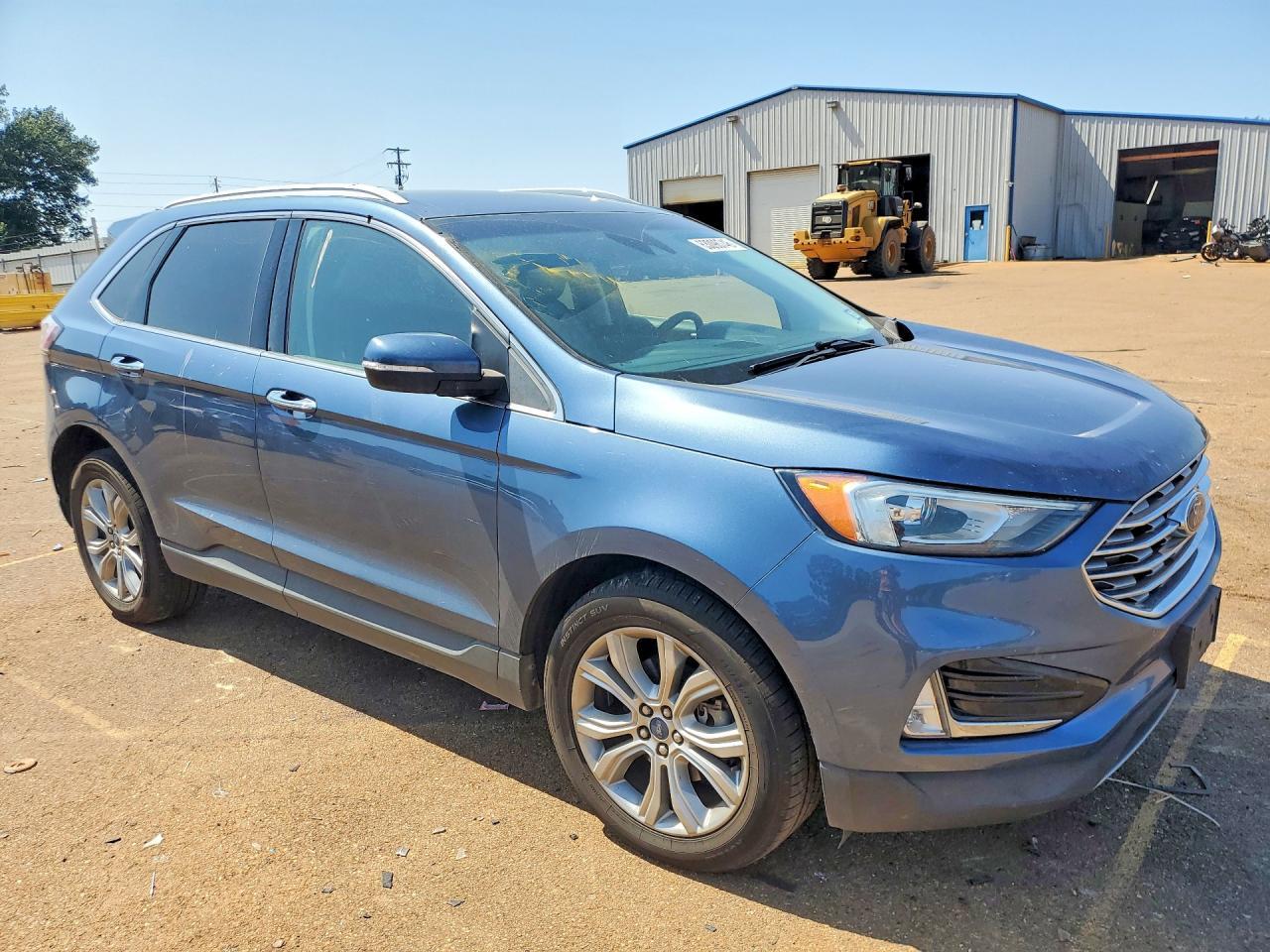 2019 Ford Edge Titanium - Image 4