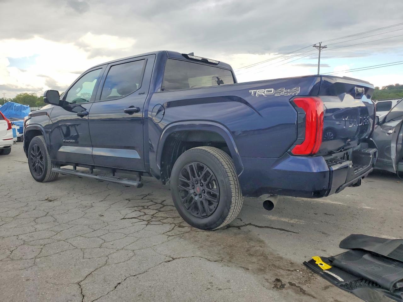 2022 Toyota Tundra Sr5 - Фото 2