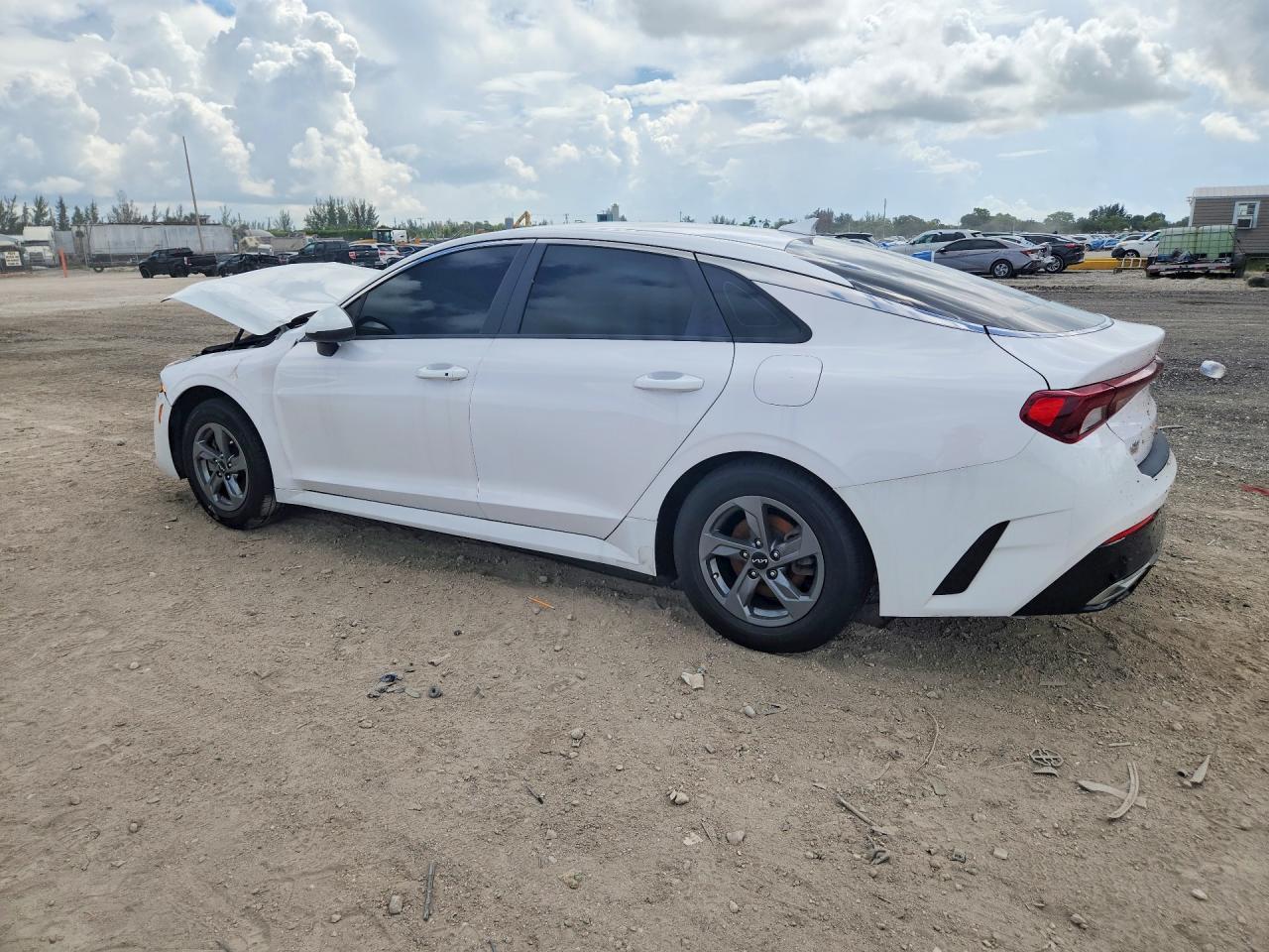 2022 Kia K5 Lxs - Image 2