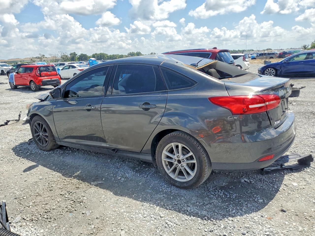 2017 Ford Focus - Фото 2