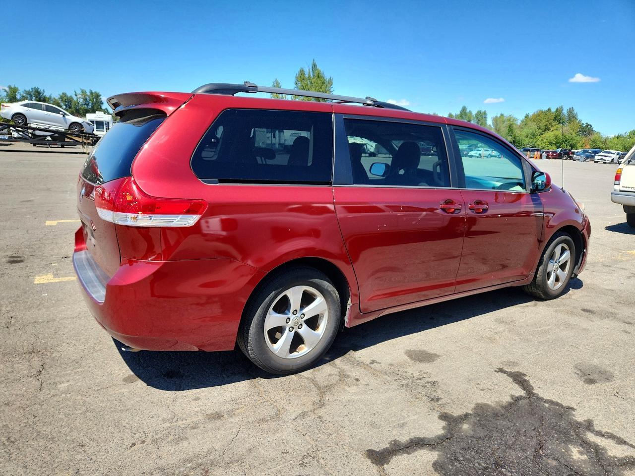 2013 Toyota Sienna Le - Фото 3