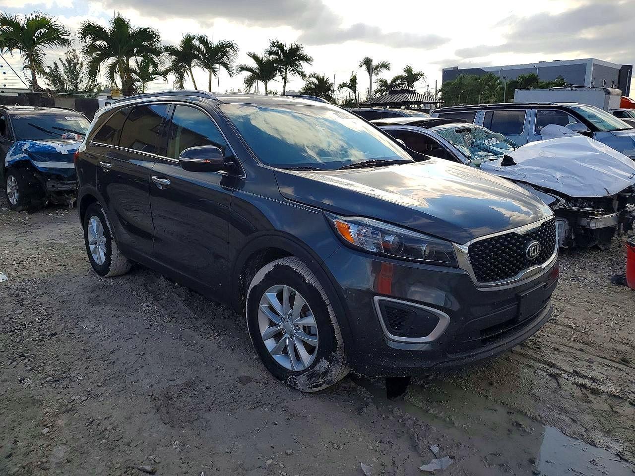 2018 Kia Sorento Lx - Image 4