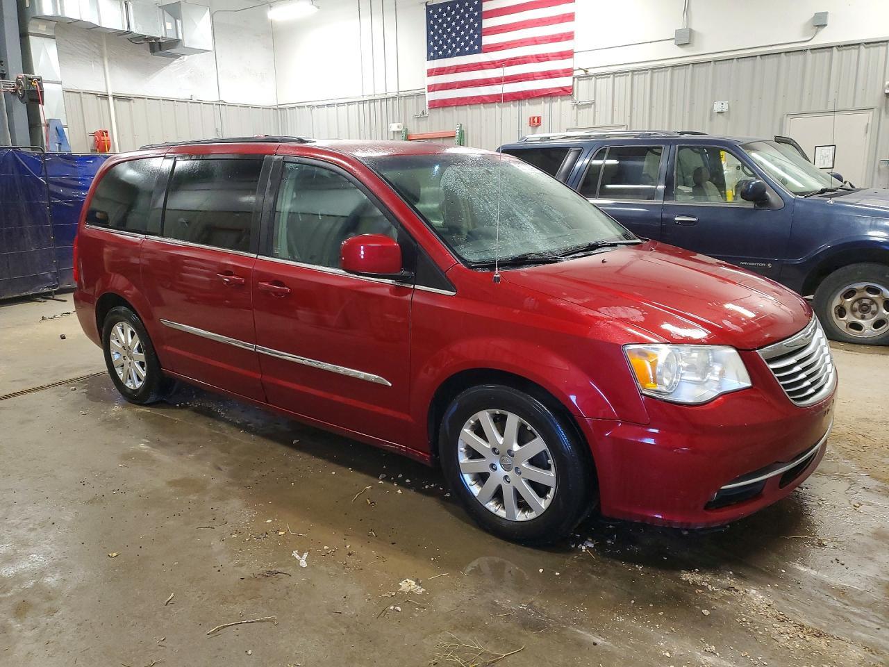 2014 Chrysler Town & Country Touring - Фото 4