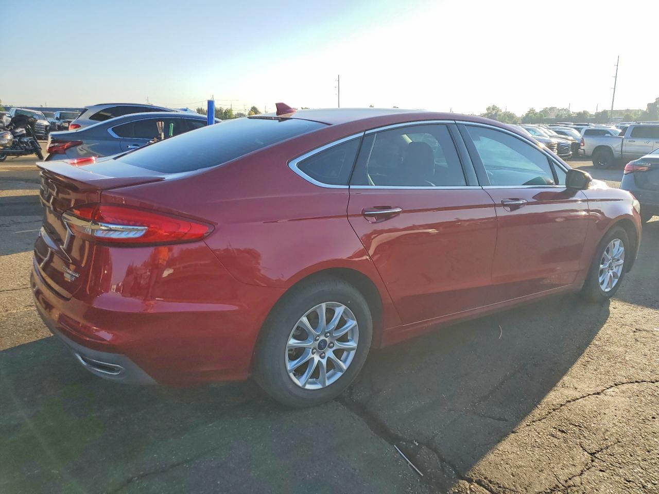 2019 Ford Fusion Titanium - Фото 3
