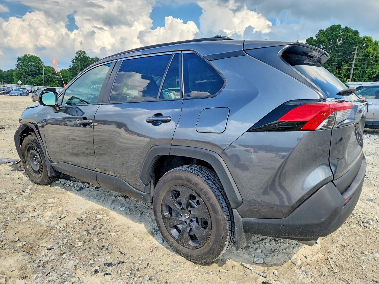 2021 Toyota Rav4 Le - Фото 2