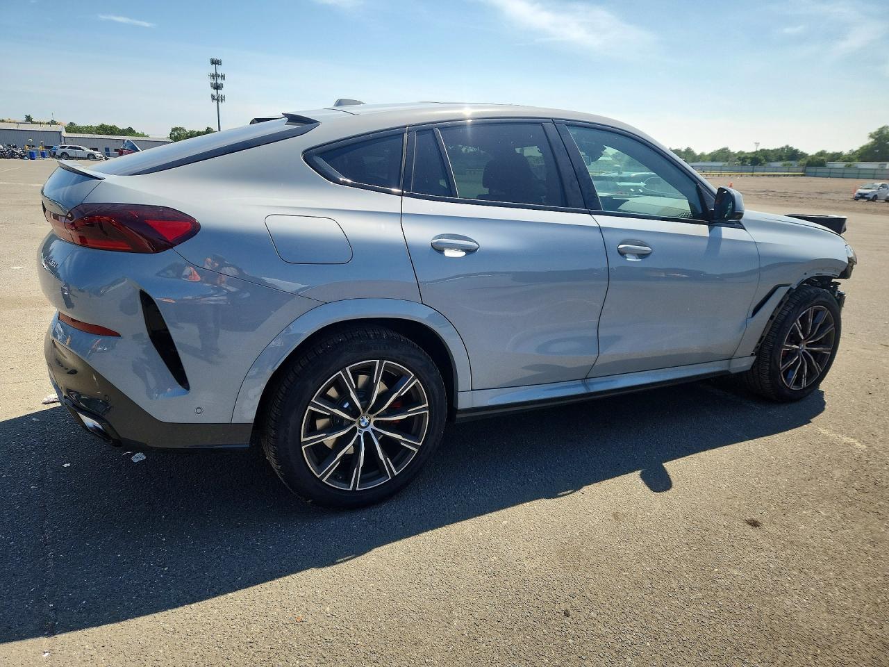 2026 BMW X6 xDrive40I - Image 3