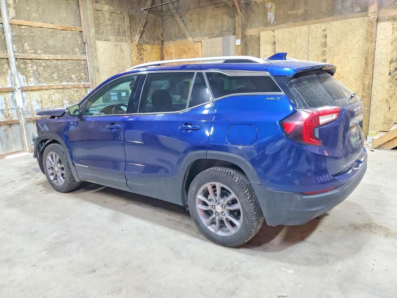 2022 GMC Terrain Slt - Image 2
