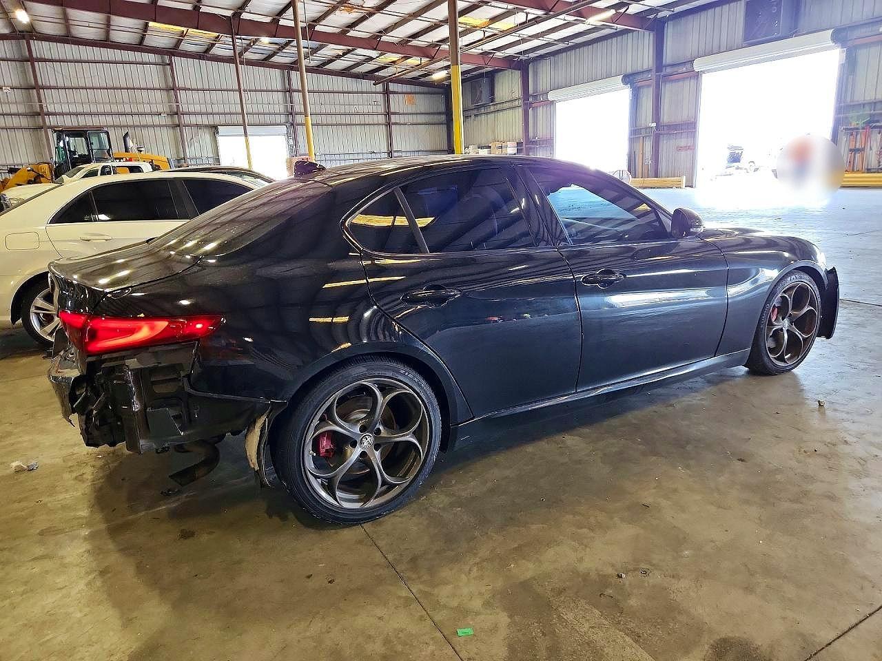 2019 Alfa Romeo Giulia - Image 3
