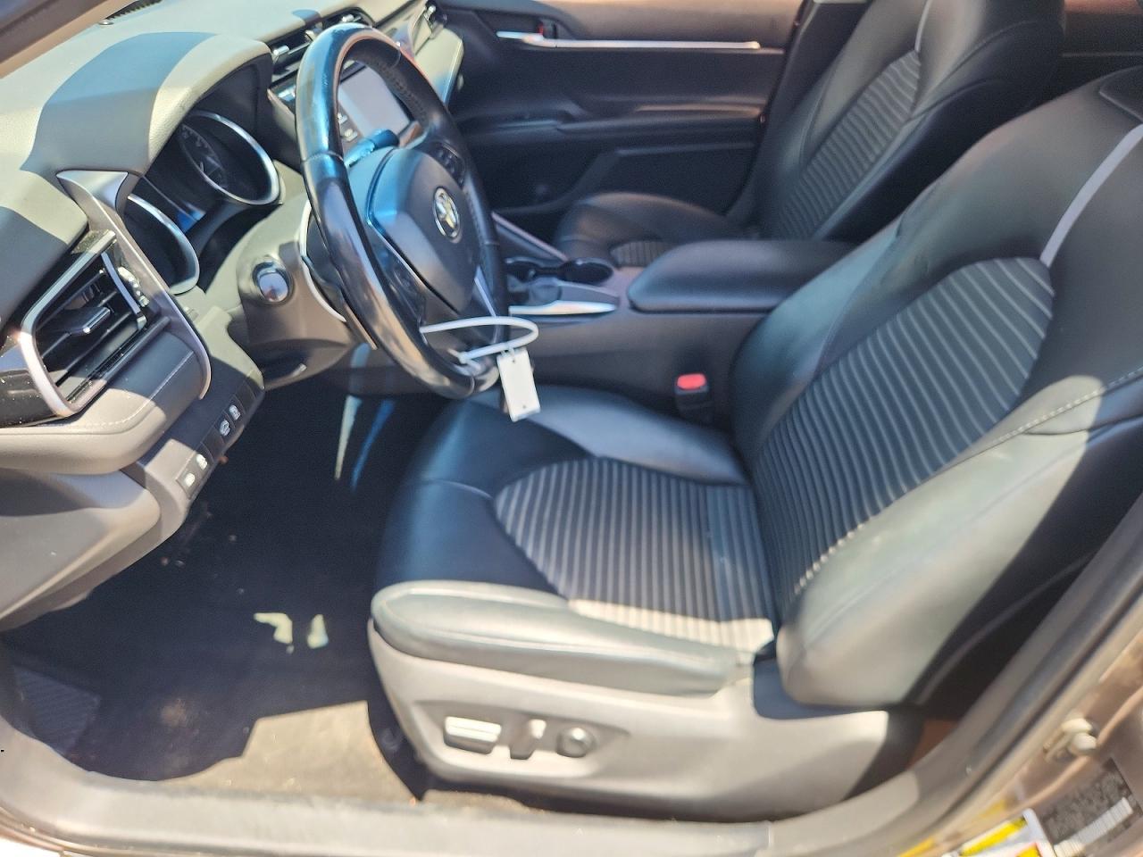 2020 Toyota Camry Se - Фото 7