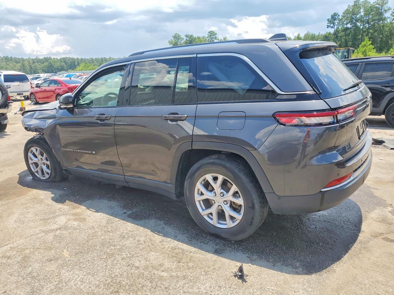 2022 Jeep Grand Cherokee Limited - Image 2