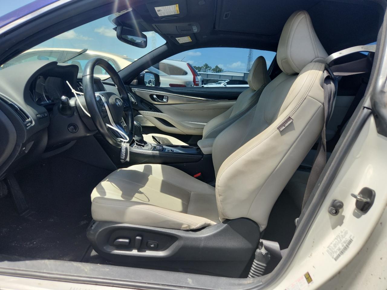 2019 Infiniti Q60 3.0T Luxe - Фото 7