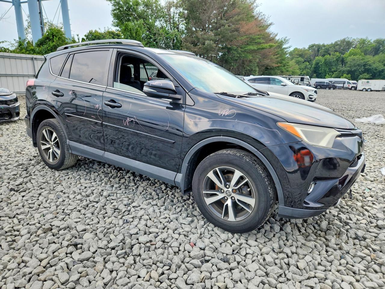 2017 Toyota Rav4 Xle - Image 4