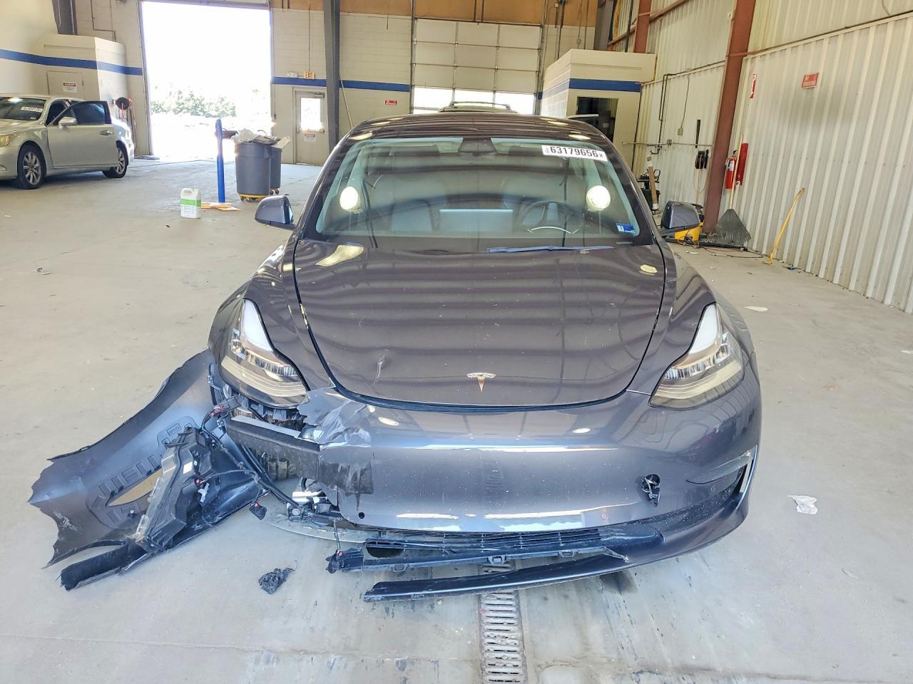 2022 Tesla Model 3 - Фото 5
