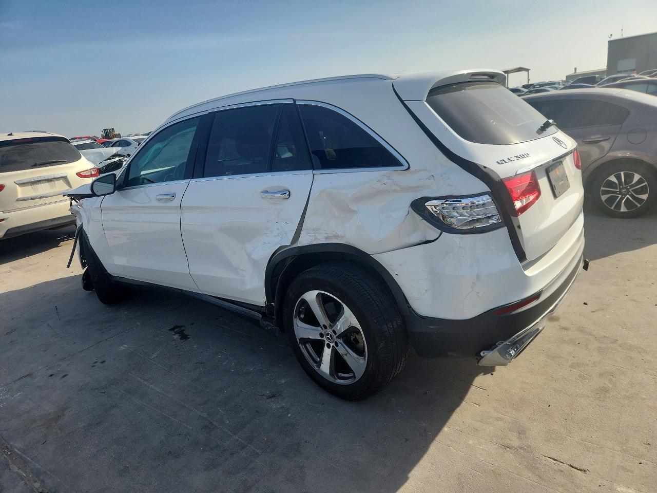 2019 Mercedes-Benz Glc 300 - Image 2