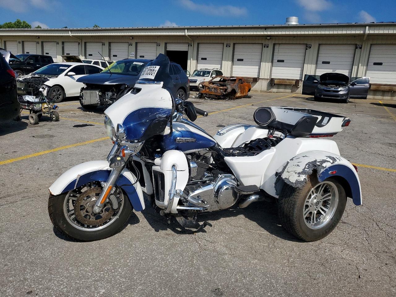 2015 Harley-Davidson Flhtcutg Tri Glide Ultra - Image 3