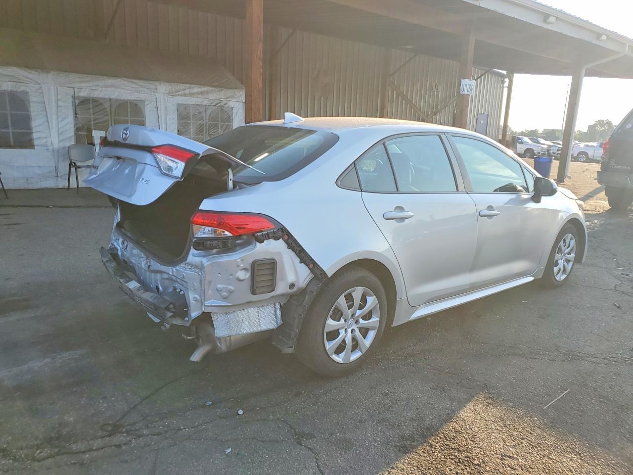 2021 Toyota Corolla Le - Фото 3