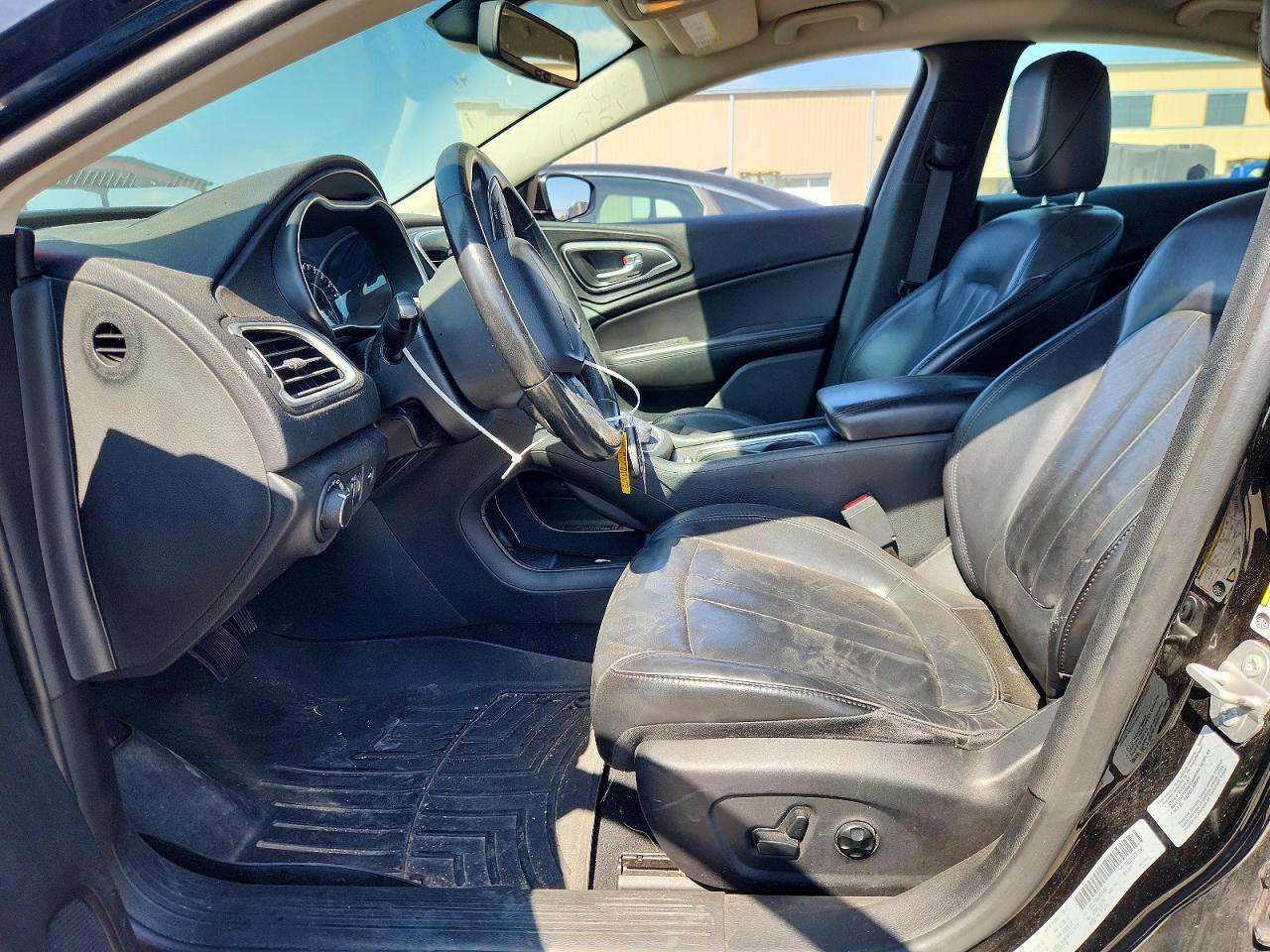 2017 Chrysler 200 Limited - Фото 7
