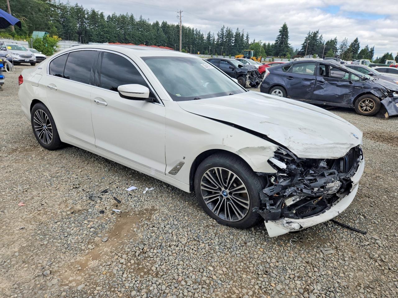 2018 BMW 530Xe - Фото 4
