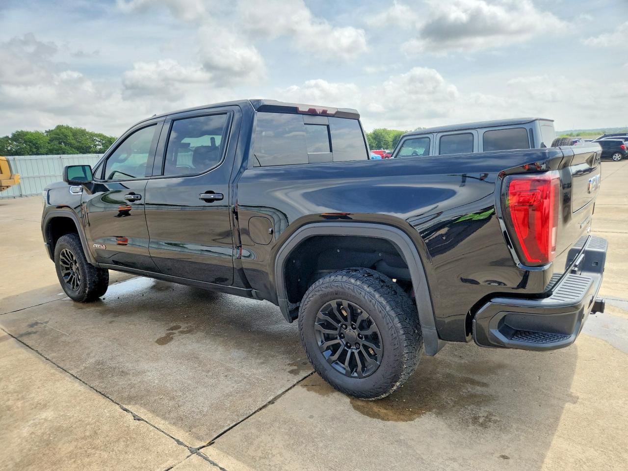 2020 GMC Sierra K1500 At4 - Фото 2