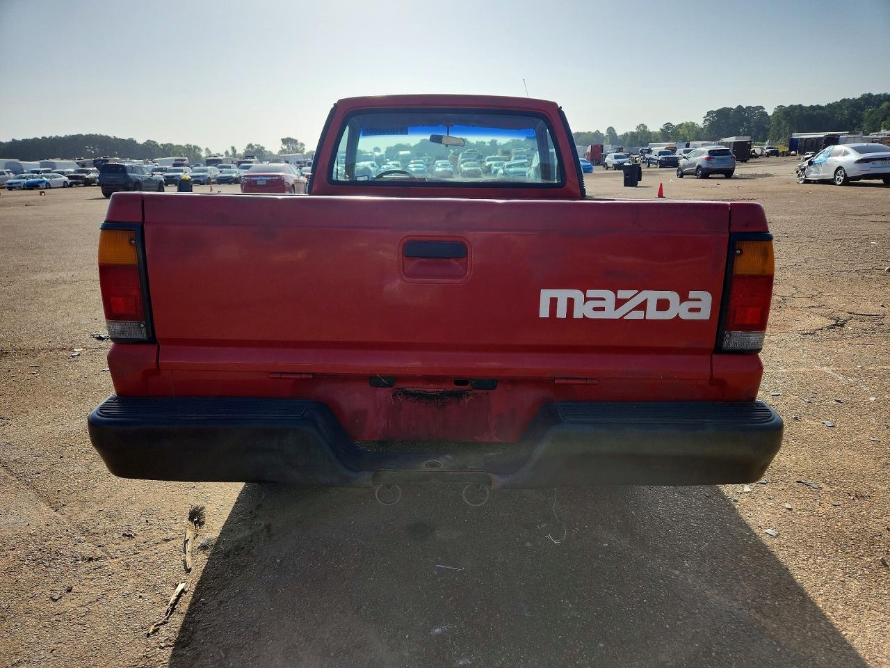 1990 Mazda B2200 Short Bed - Фото 6