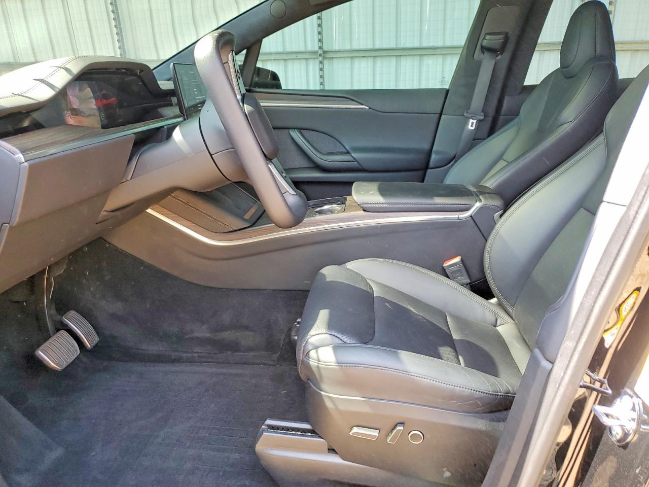 2022 Tesla Model X - Image 7