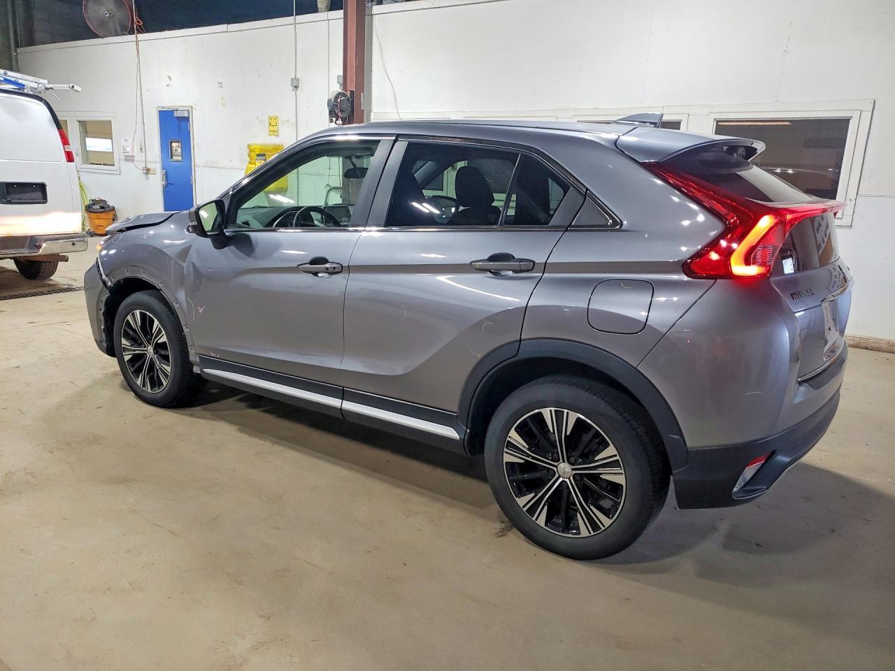 2019 Mitsubishi Eclipse Cross Se - Фото 2