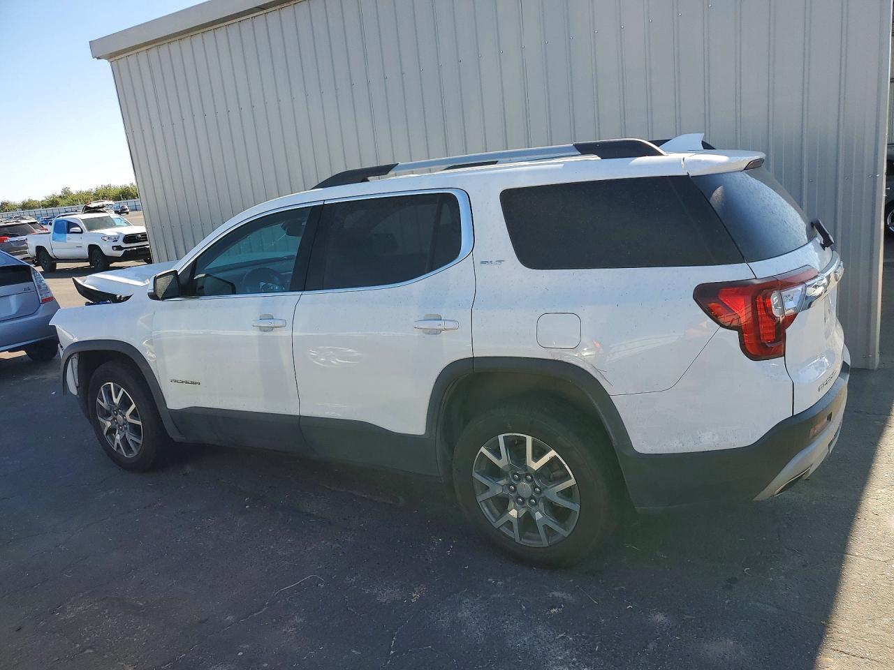 2023 GMC Acadia Slt - Фото 2