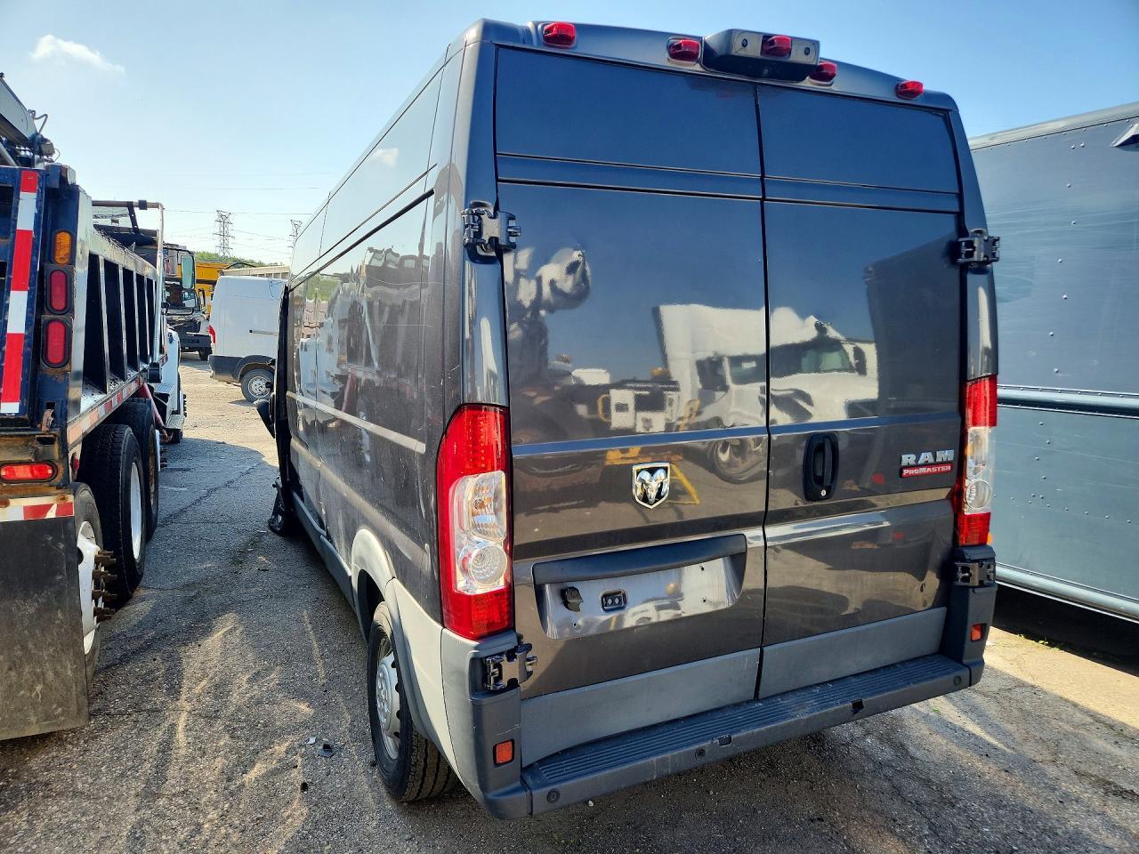 2018 Ram Promaster 2500 - Delivery Van - Фото 2
