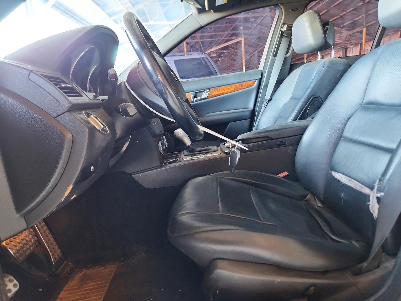 2011 Mercedes-Benz C 300 - Фото 7