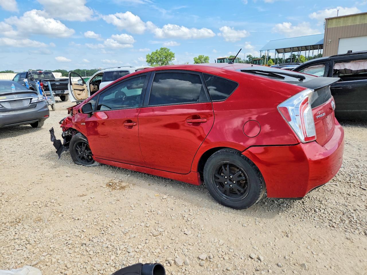 2013 Toyota Prius Two - Фото 2