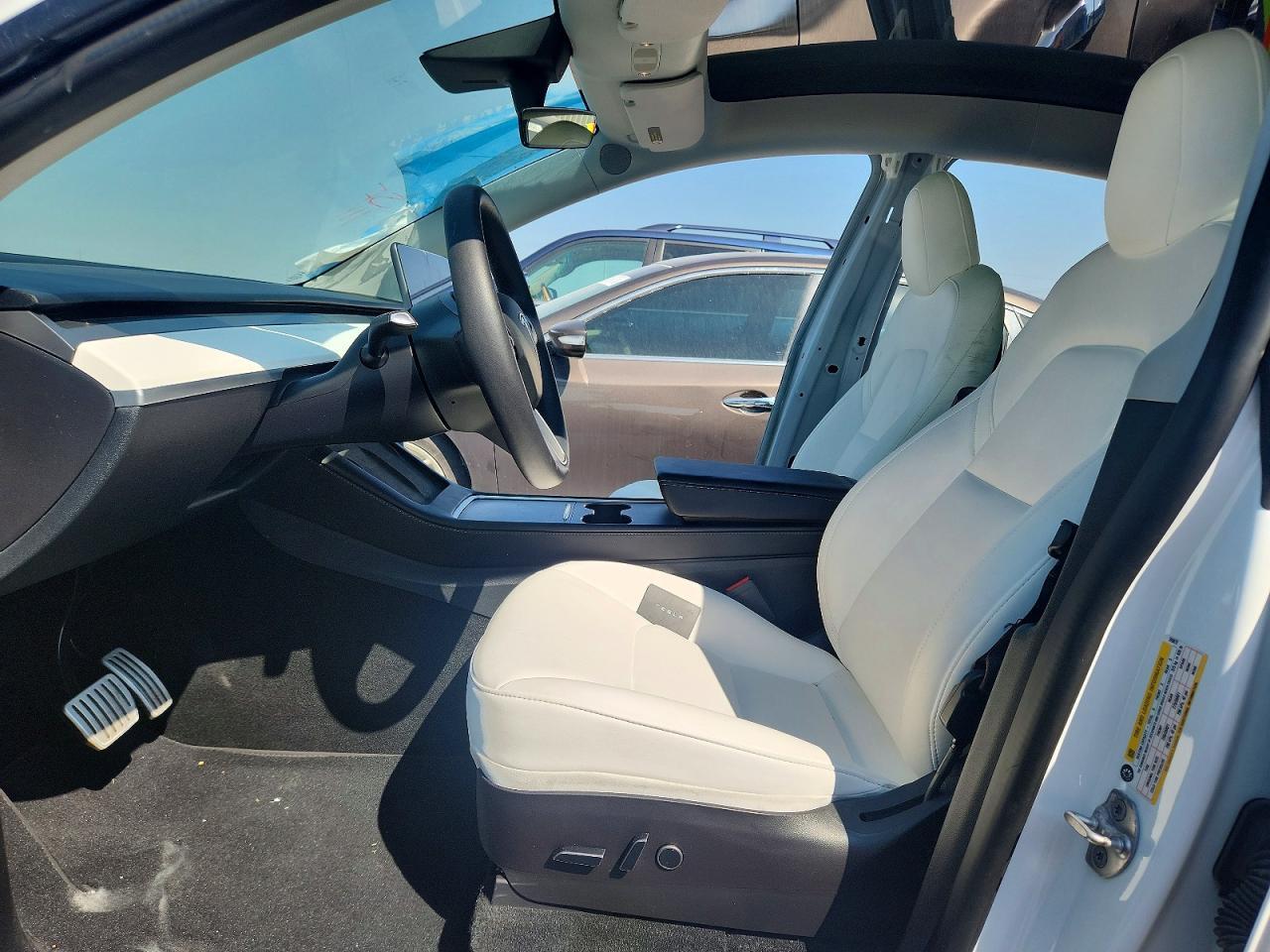 2023 Tesla Model Y - Image 7