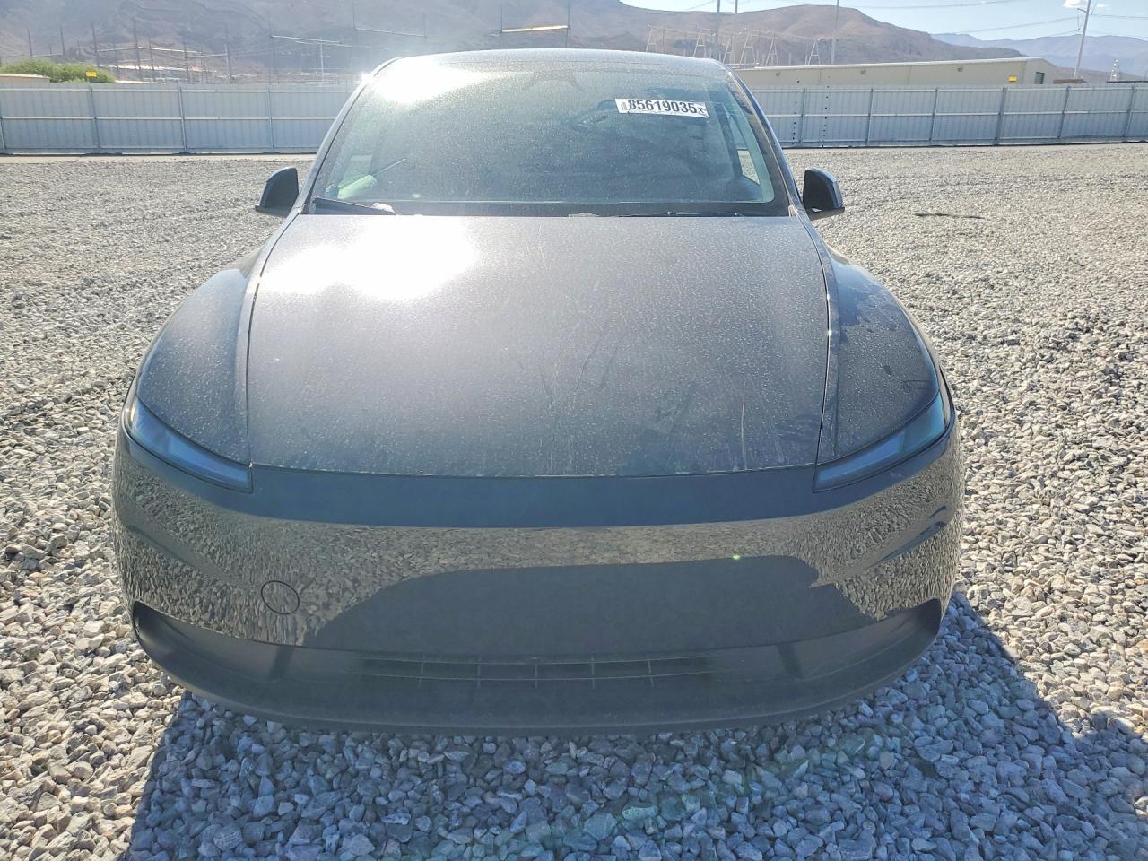2026 Tesla Model Y - Фото 5