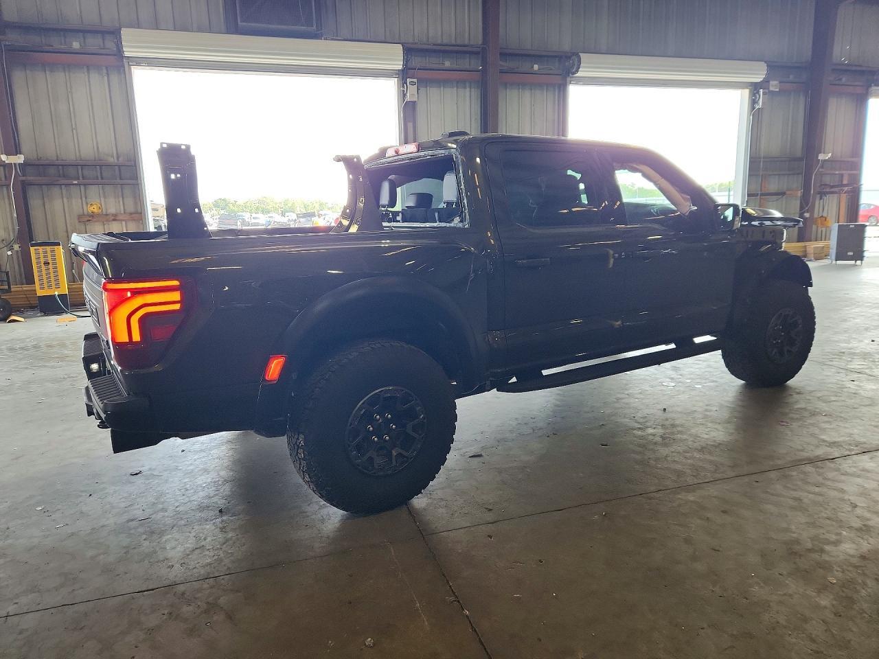 2025 Ford F150 Raptor - Фото 3