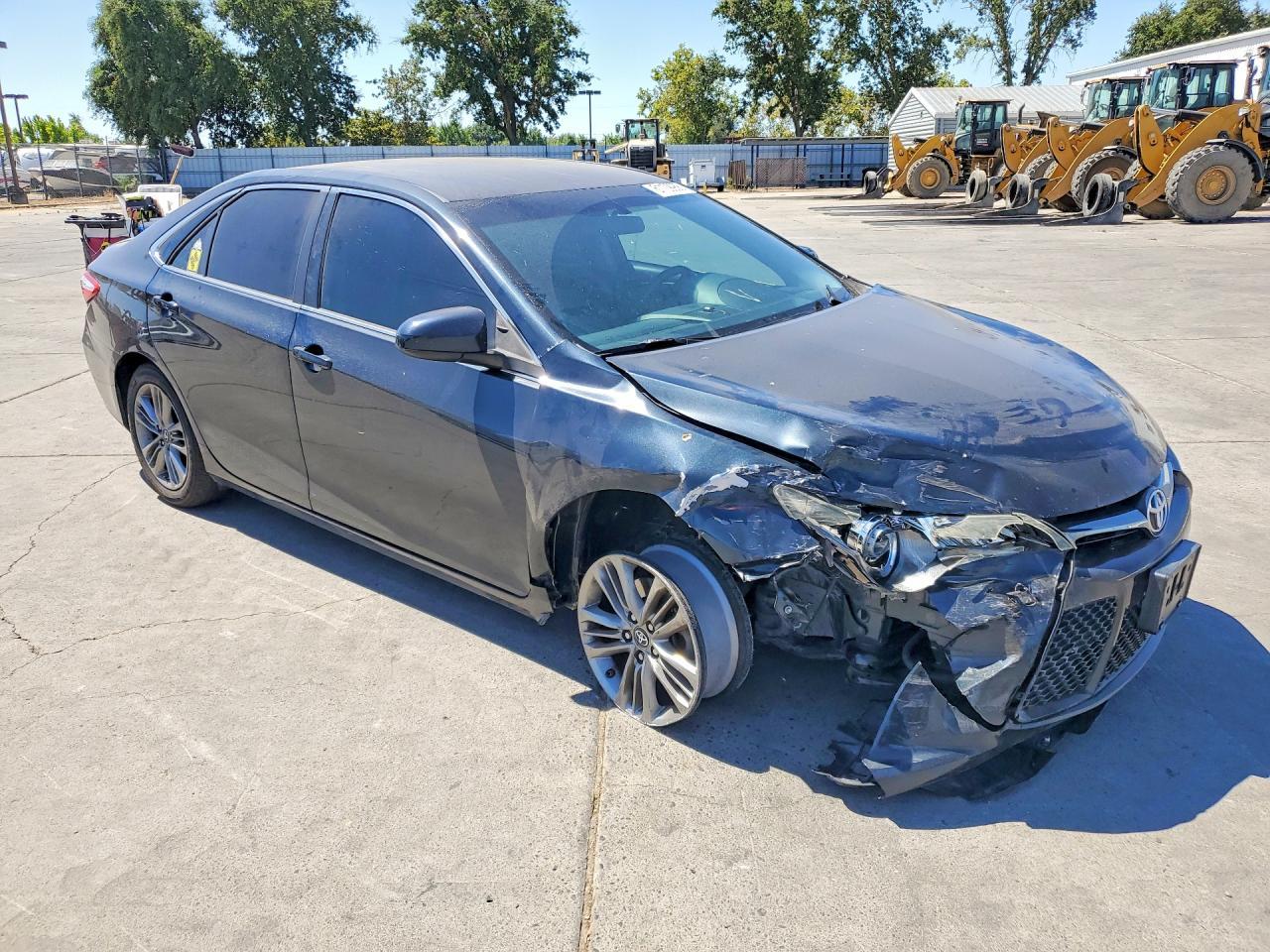 2017 Toyota Camry Se - Фото 4