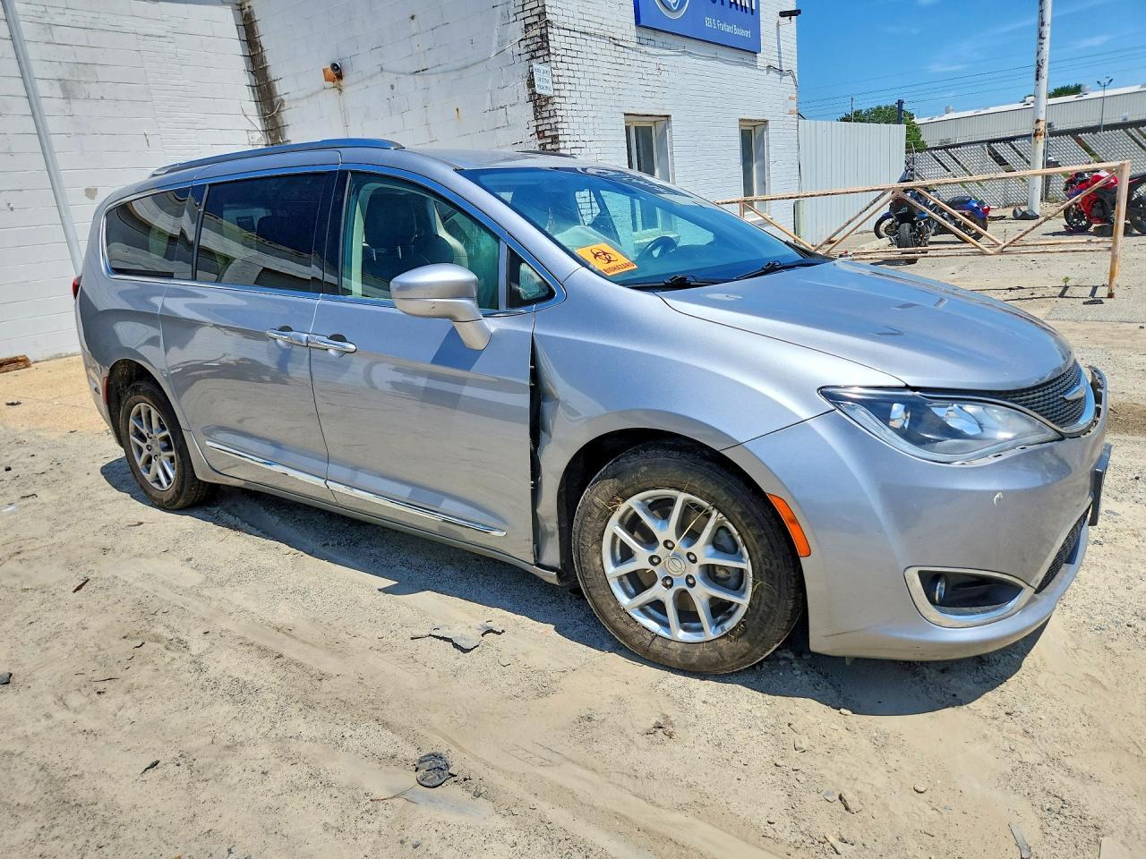 2020 Chrysler Pacifica Touring L - Image 4