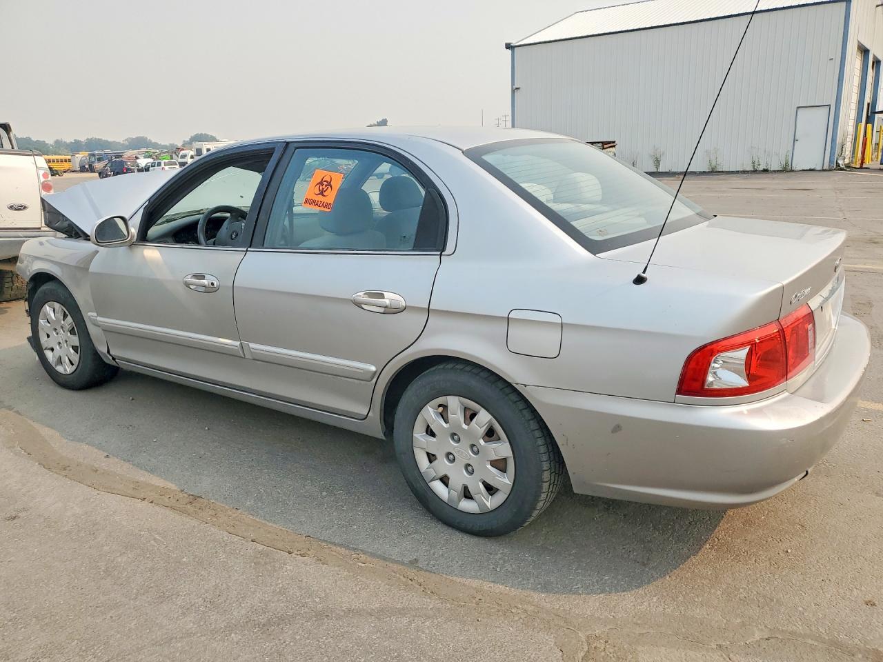 2004 Kia Optima Lx - Image 2