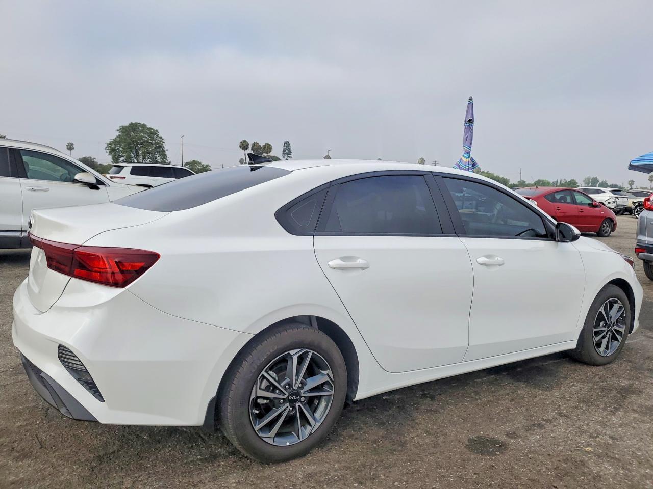 2024 Kia Forte Lxs - Image 3