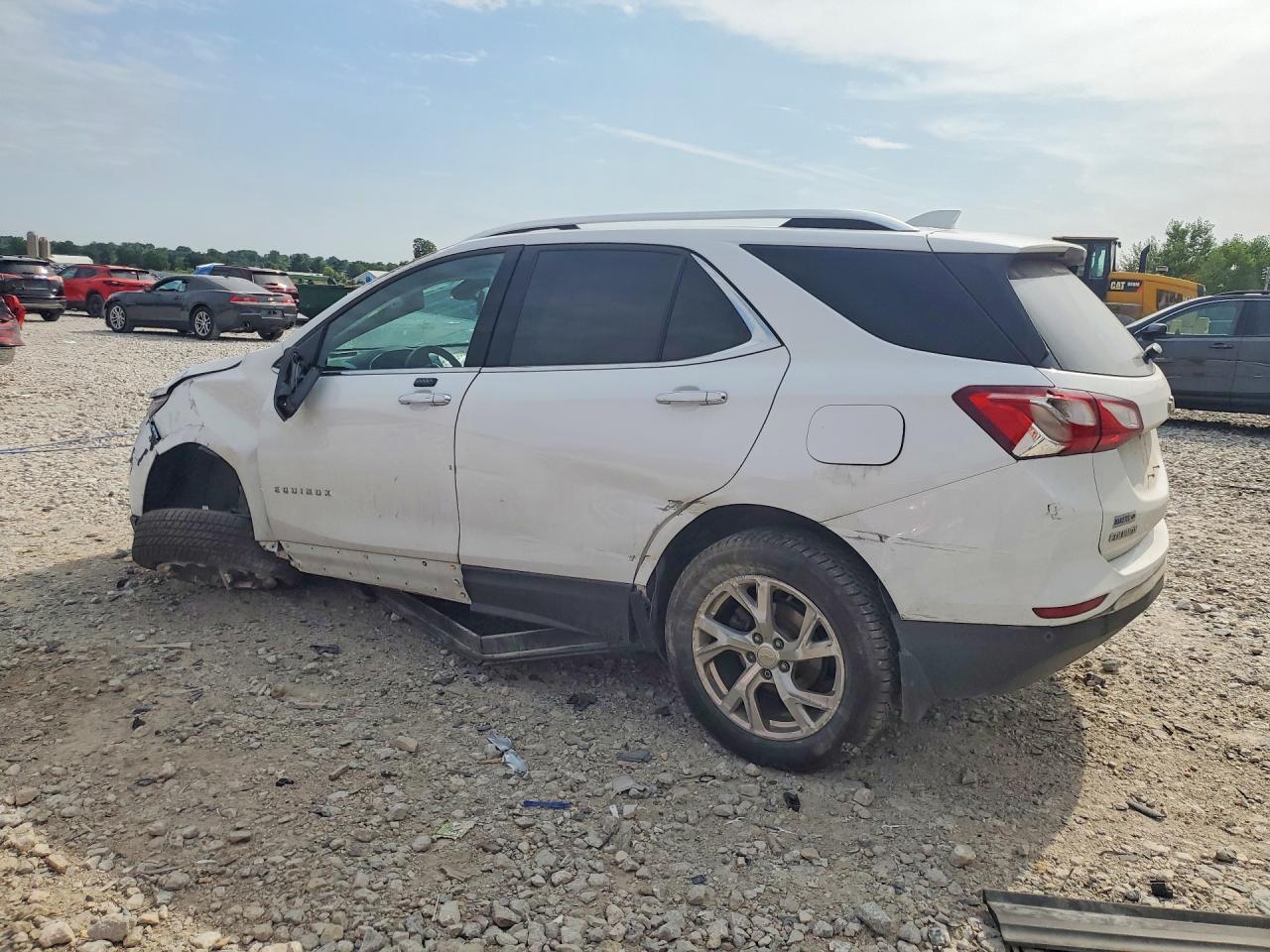 2020 Chevrolet Equinox Premier - Image 2