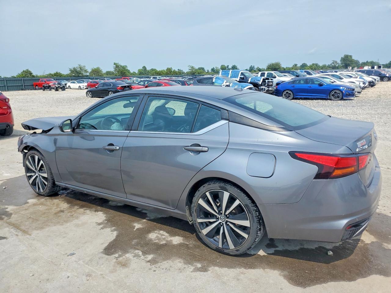 2022 Nissan Altima Sr - Фото 2