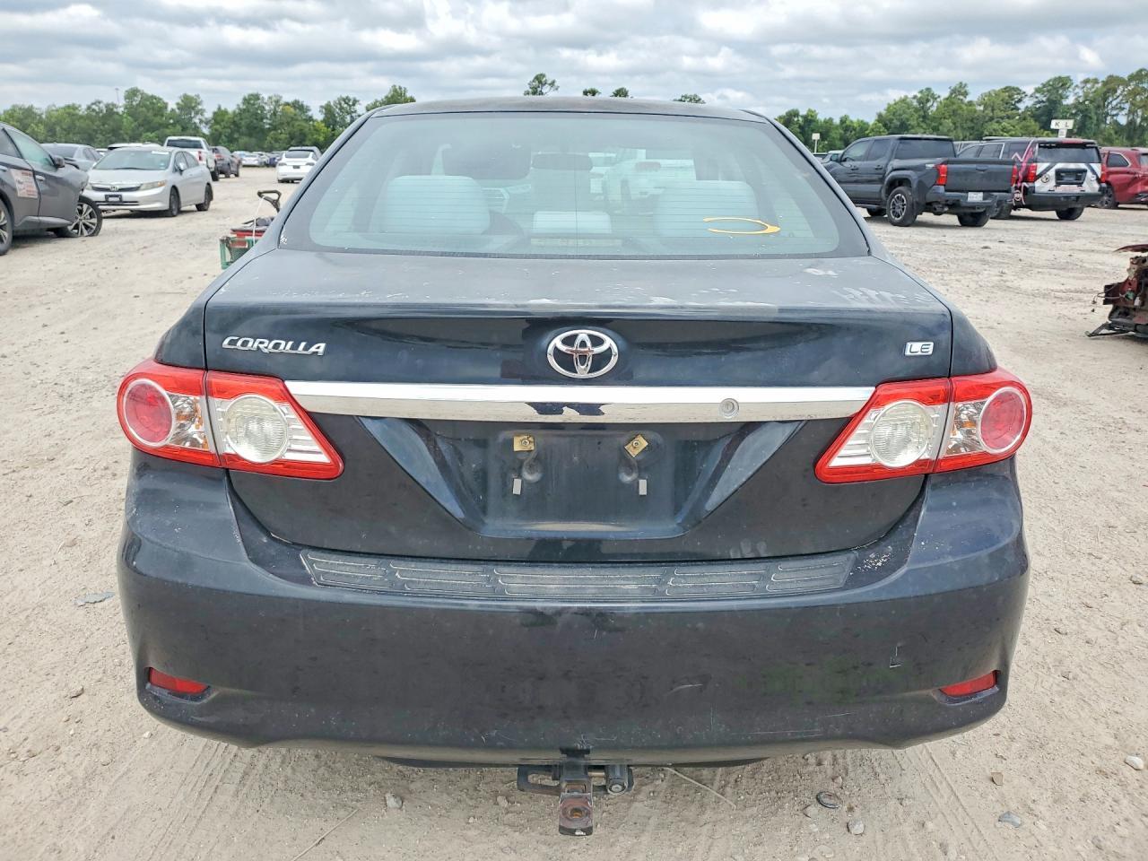 2011 Toyota Corolla Le - Image 6