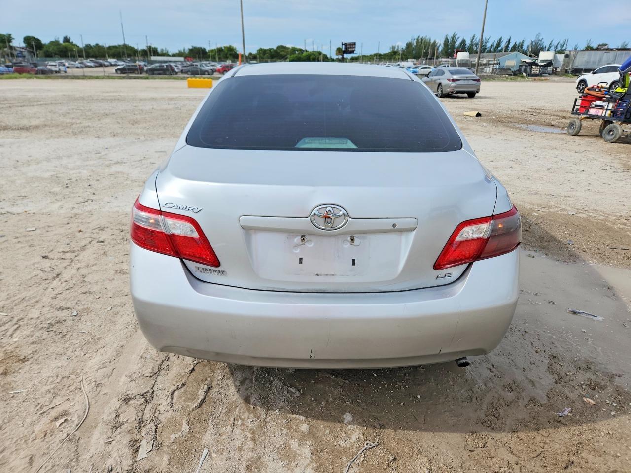 2008 Toyota Camry Le - Фото 6