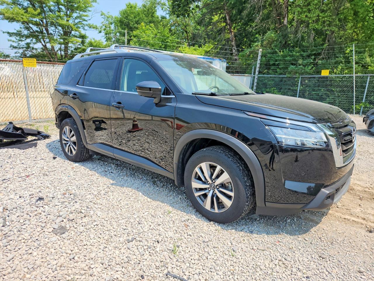 2024 Nissan Pathfinder Sl - Image 4