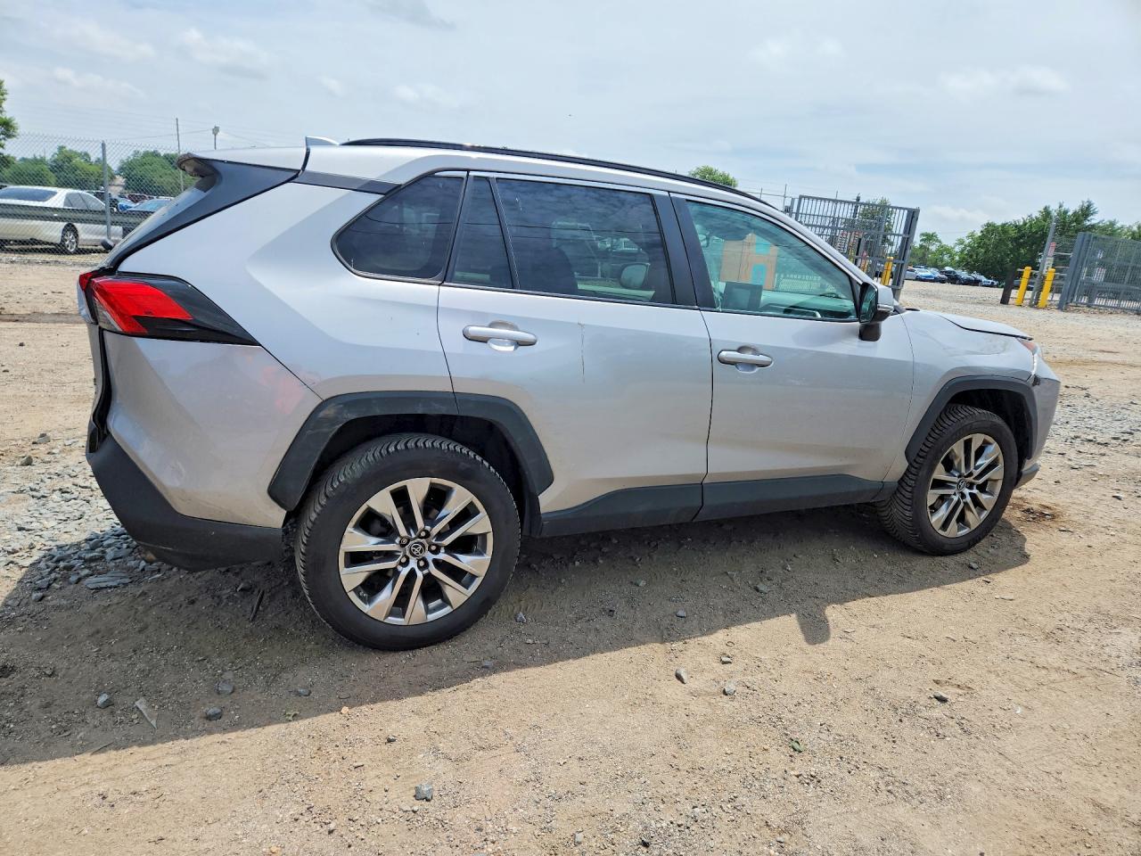 2019 Toyota Rav4 Xle Premium - Фото 3