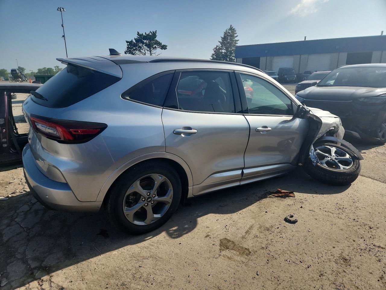 2023 Ford Escape St Line - Image 3