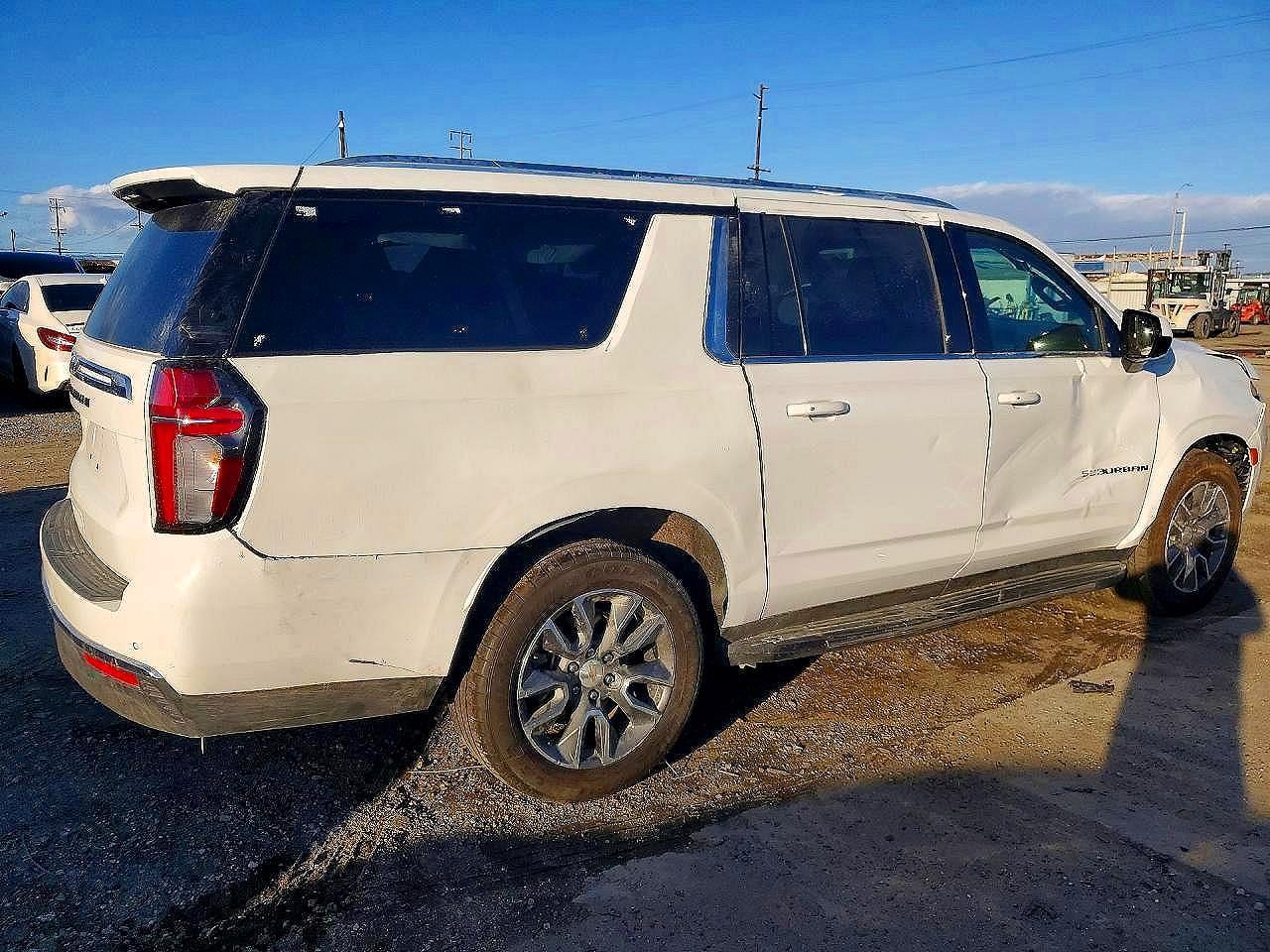 2024 Chevrolet Suburban - Фото 3