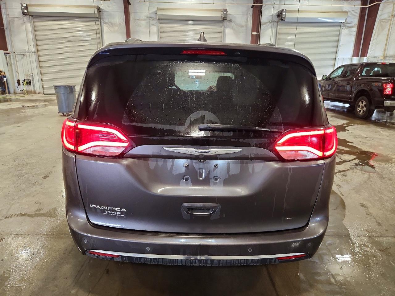 2017 Chrysler Pacifica Touring L - Фото 6